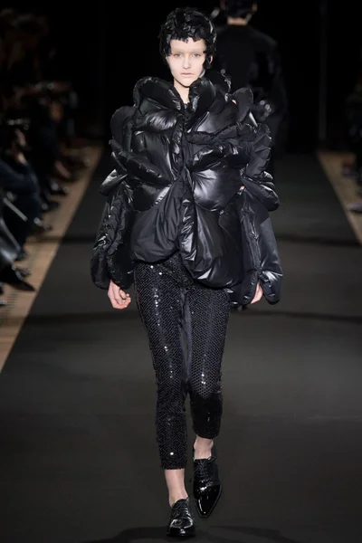 Look 28